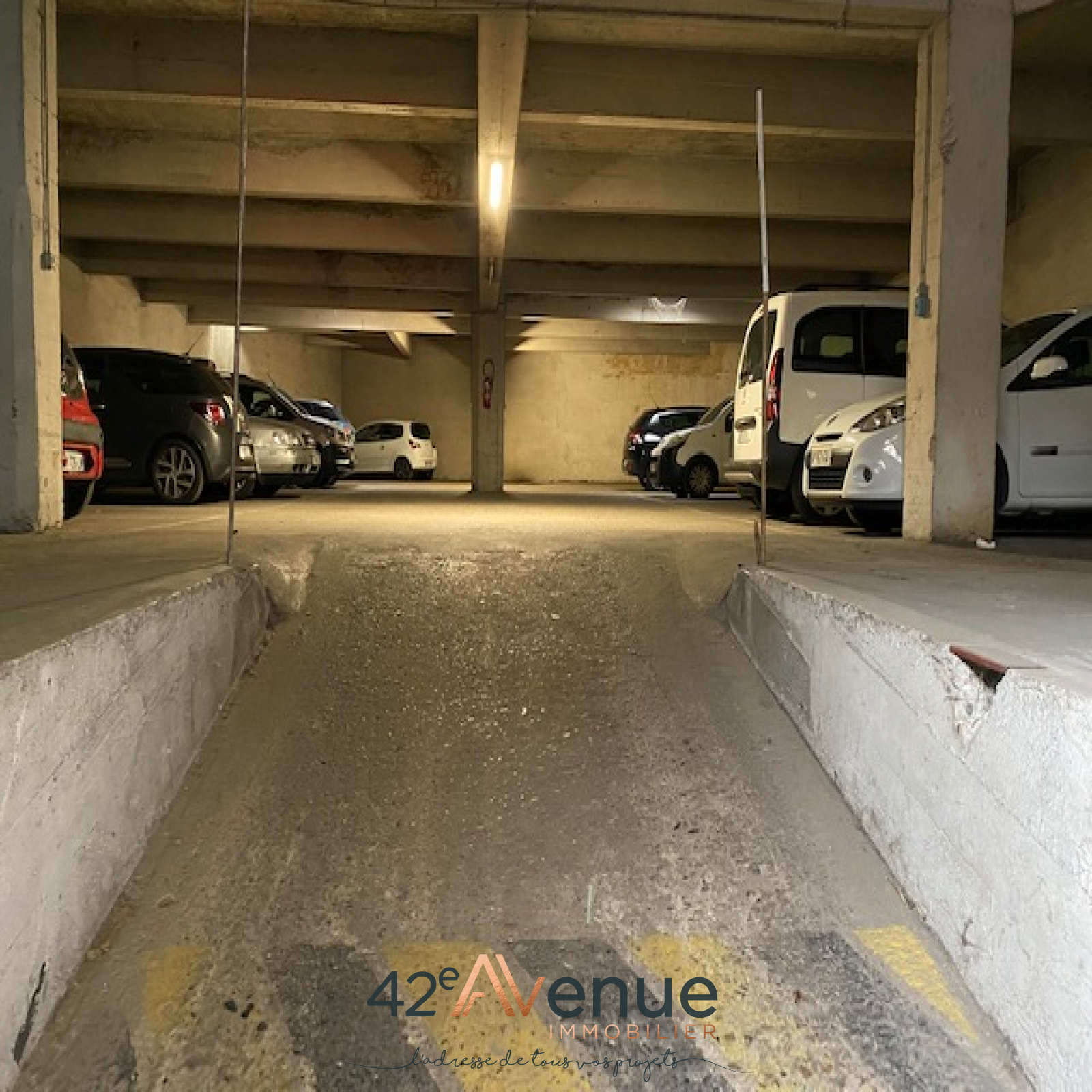 Image_, Parking, Saint-Étienne, ref :38000-2548-PL44
