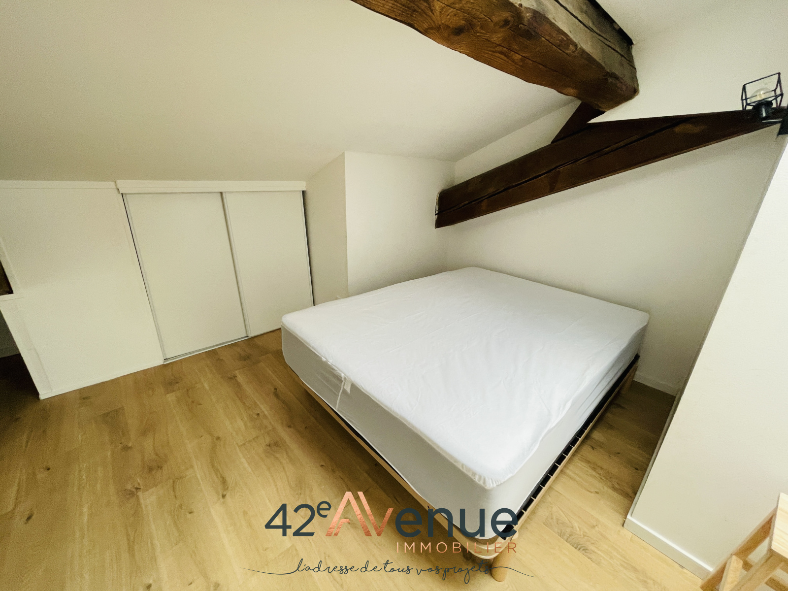 Image_, Studio, Saint-Étienne, ref :42000-2300-4F